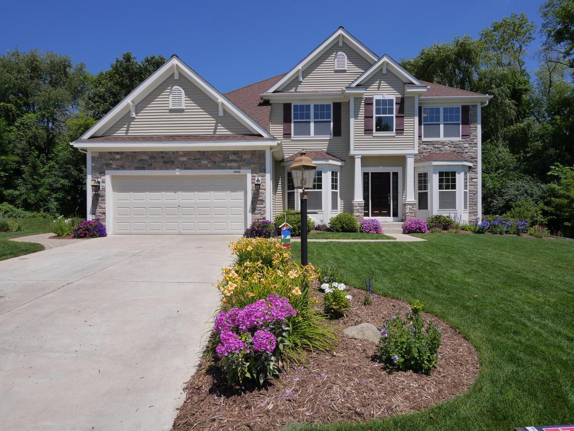 5432 W River Park Ct., Franklin, WI 53132