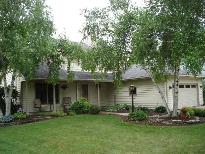 181 Monica Ave, Burlington, WI 53105