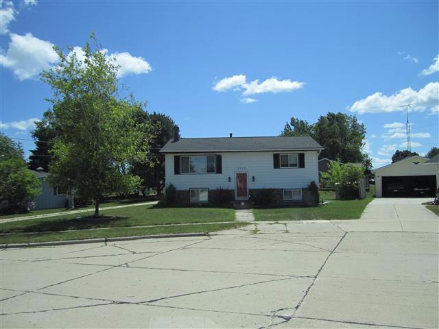 3709 Easy St., Manitowoc, WI 54220