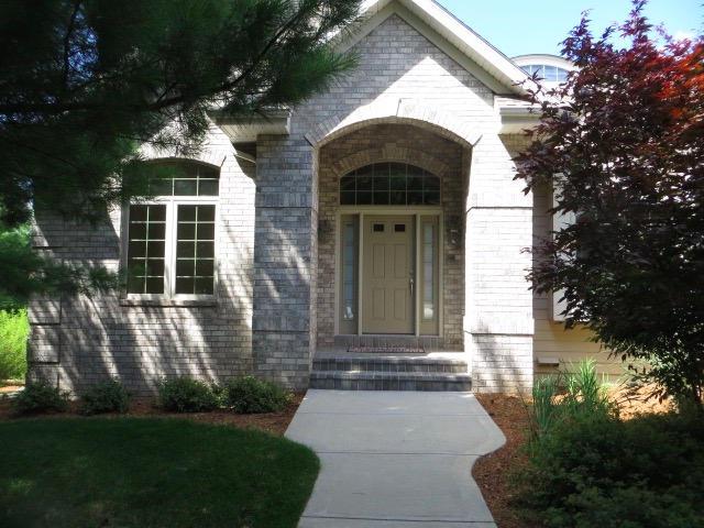 242 Hunters Crossing, Slinger, WI 53086