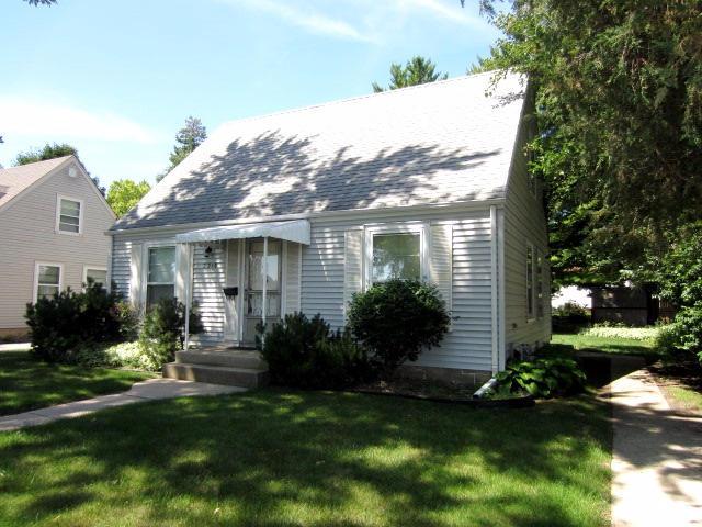2318 Cleveland Ave, Racine, WI 53405