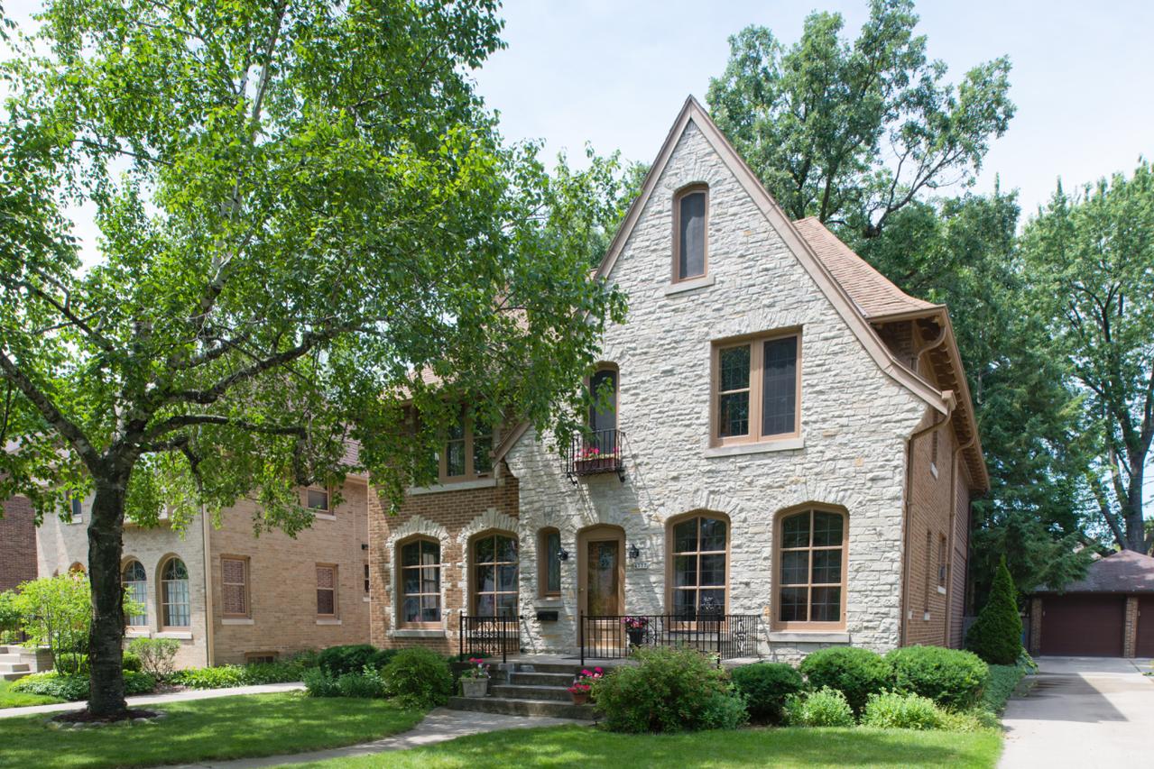 4777 N Woodburn St, Whitefish Bay, WI 53211