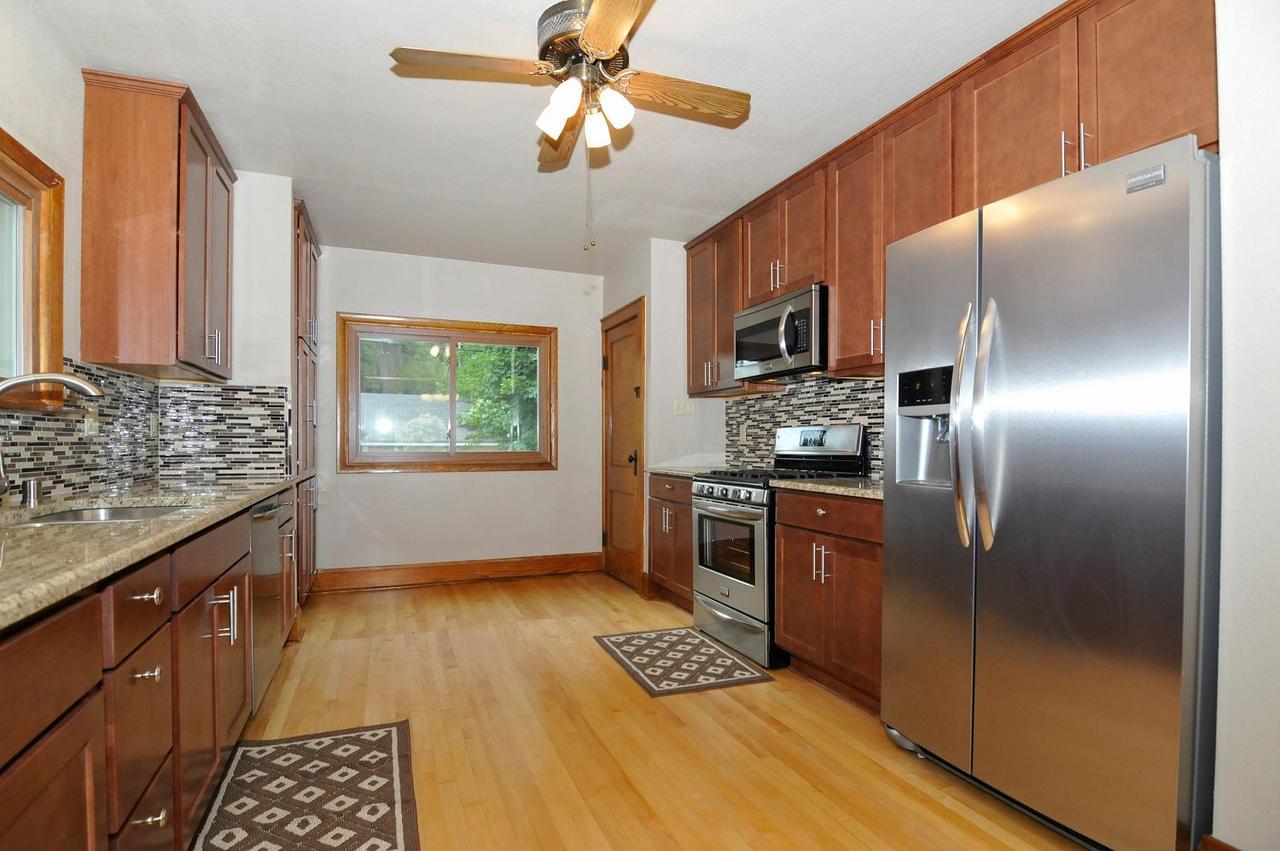 1415 N 68th St, Wauwatosa, WI 53213