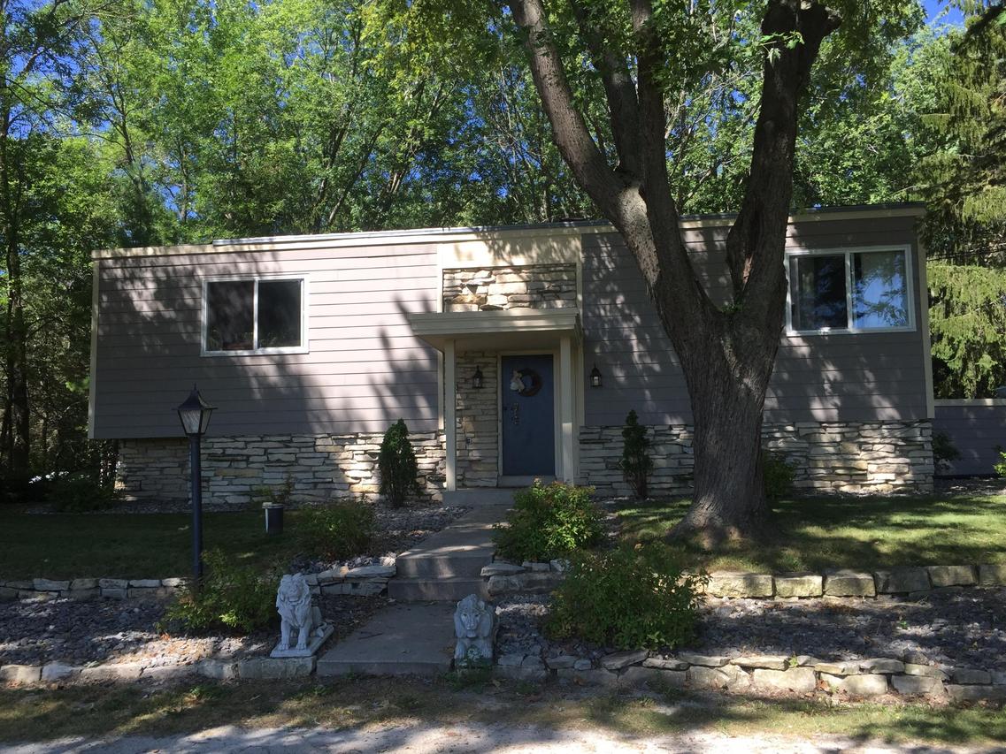 W230N9491 Colgate Rd, Lisbon, WI 53089