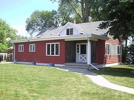 1236 Rosalind Ave, Mount Pleasant, WI 53403