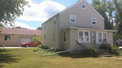 105 Birch Ct., Saint Nazianz, WI 54232