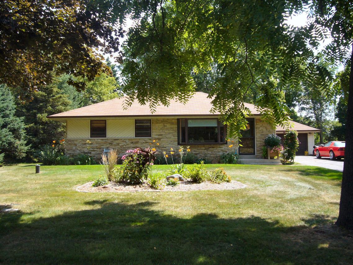 W226N6022 Avon Ct, Lisbon, WI 53089