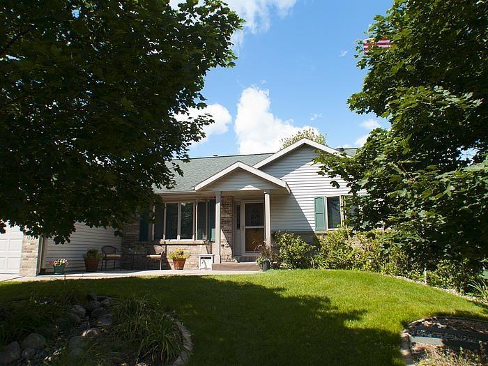 1203 N East Ave, Onalaska, WI 54650