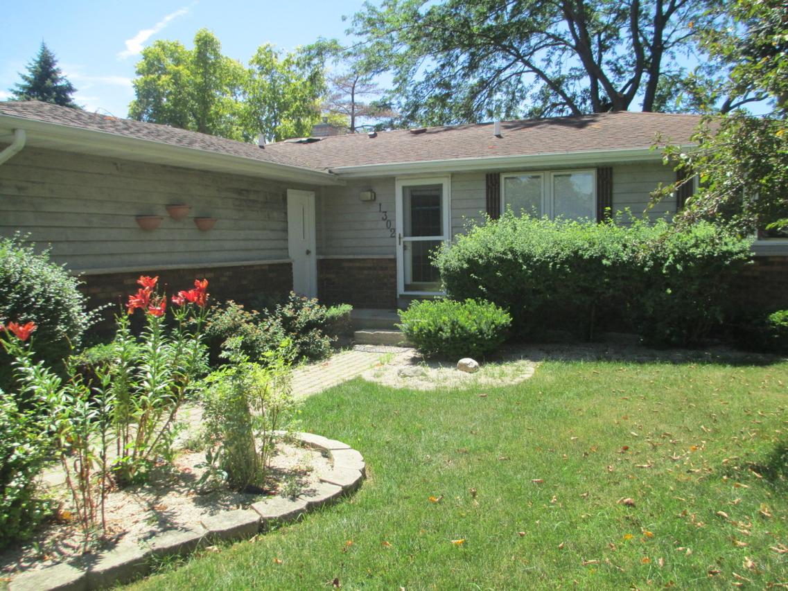 1302 Ramona Dr, Mount Pleasant, WI 53406