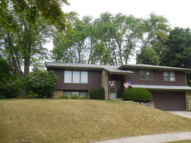 1234 Ed-mar Cir, Waukesha, WI 53188