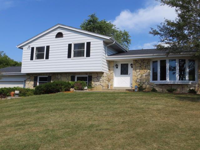 W271N4780 Greenhill Ct., Pewaukee, WI 53072