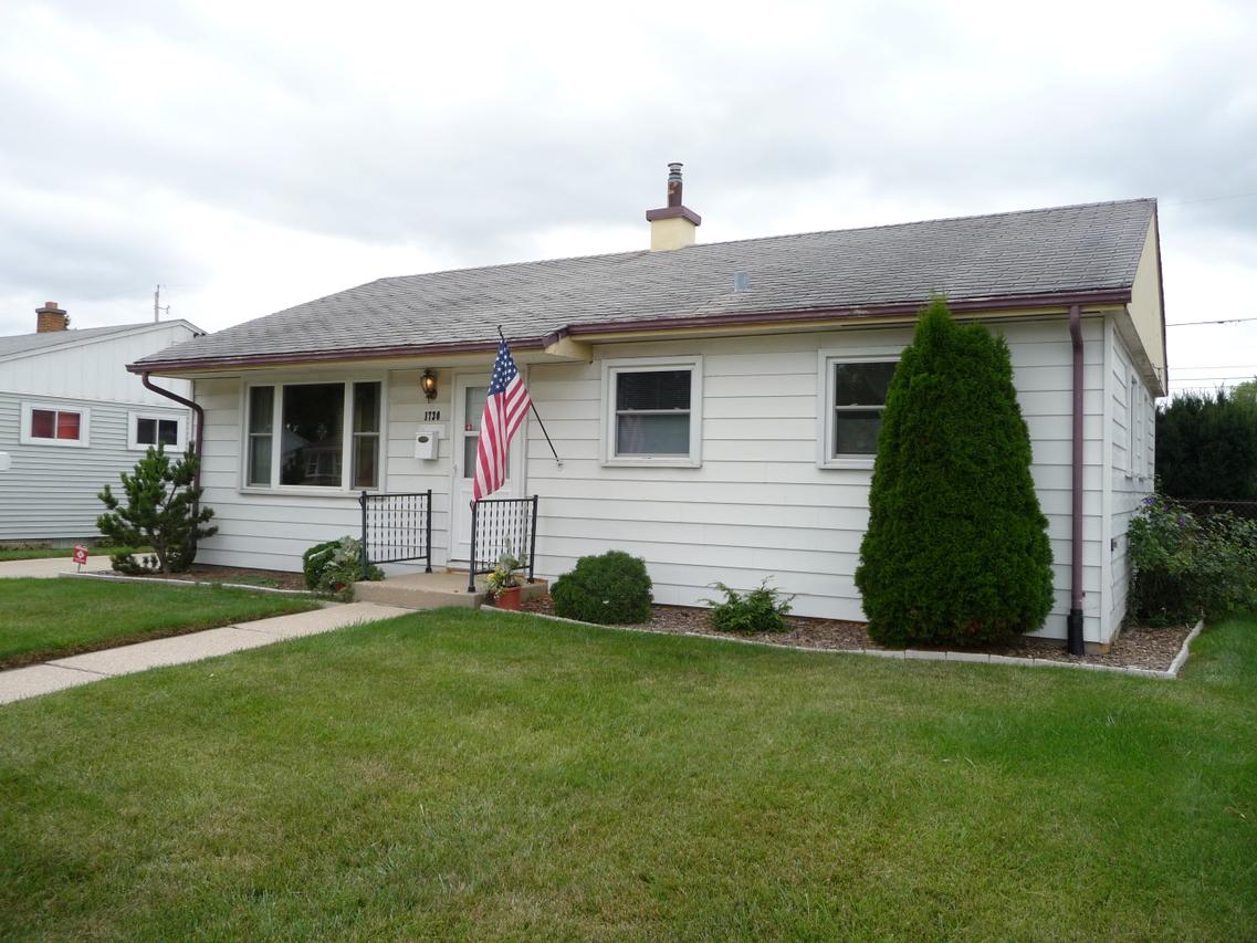 1730 Polaris Ave, Racine, WI 53404