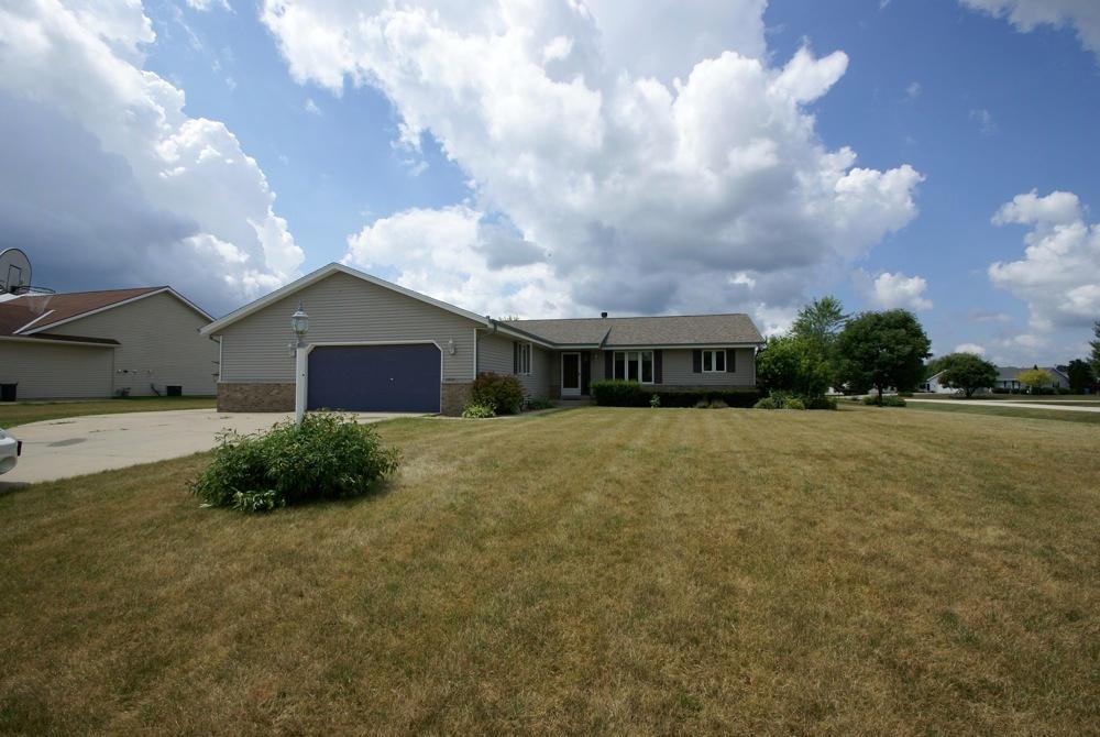 8020 Wildrose Ct, Waterford, WI 53185