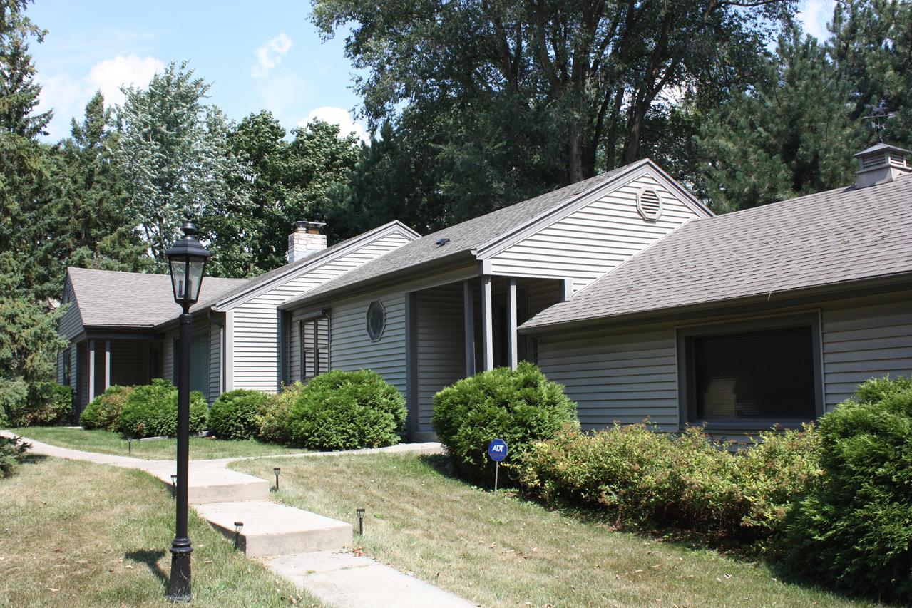 670 S Sunnyslope Rd., Brookfield, WI 53005