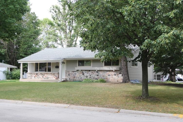 5221 Mead Rd, Greendale, WI 53129