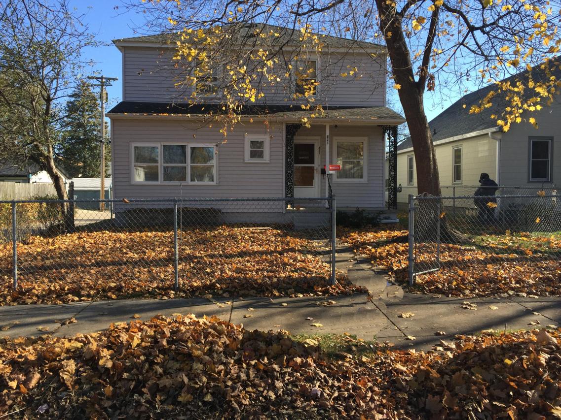 821 S 20th St, La Crosse, WI 54601