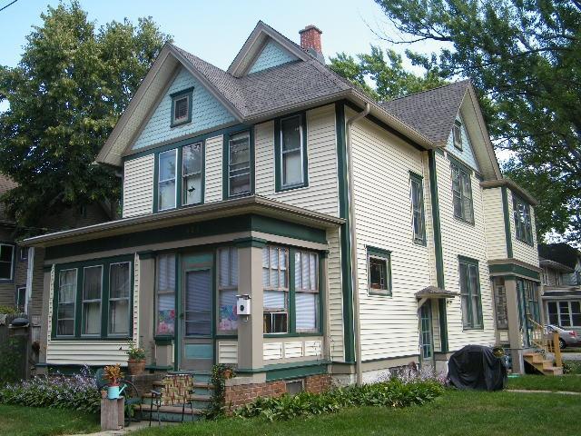 421 Central Ave, Waukesha, WI 53186