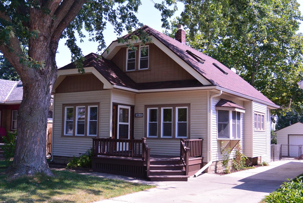 3808 S Whitnall Ave, Milwaukee, WI 53207