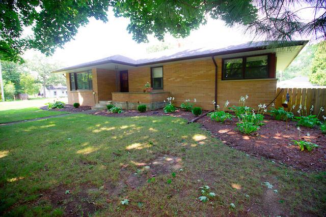 548 N 5th St, Silver Lake, WI 53170