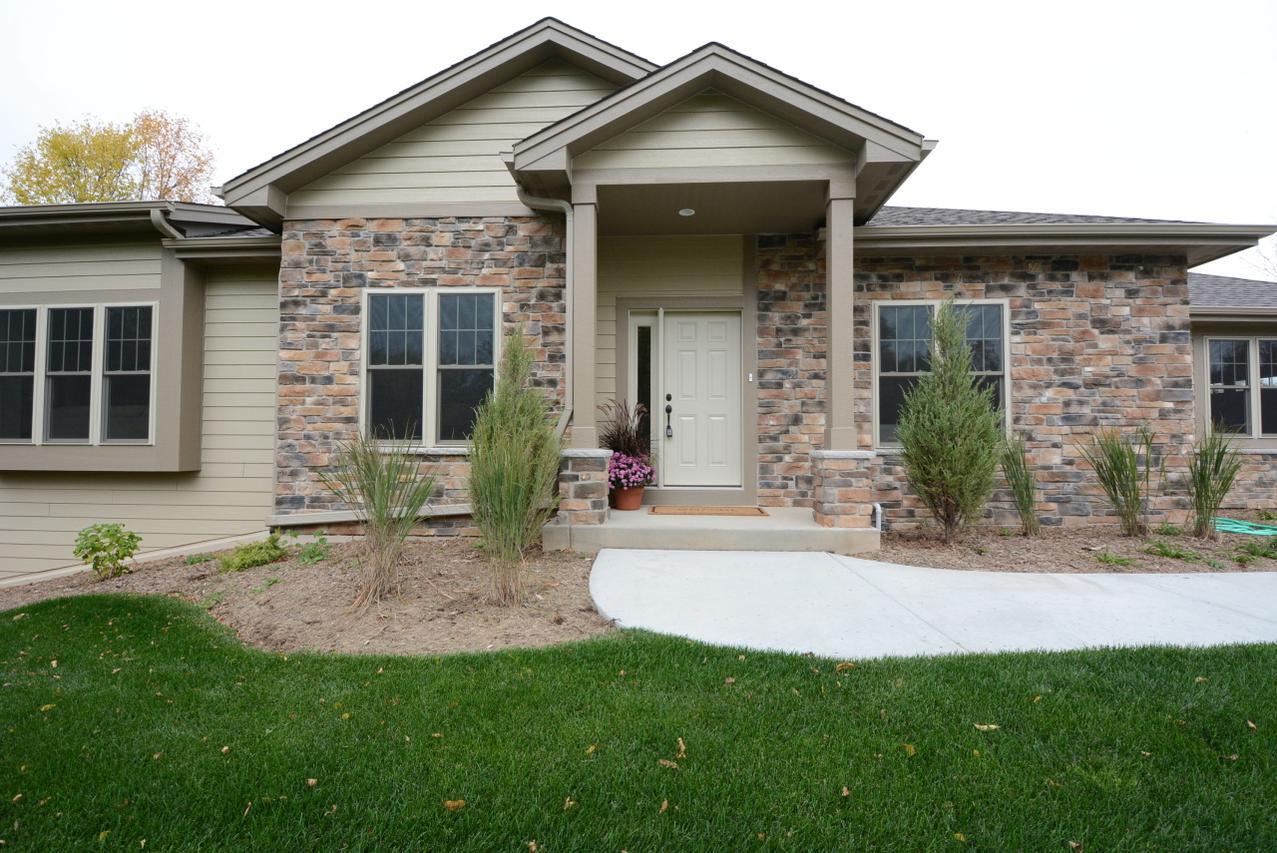 N57W17921 Tall Pines #29, Menomonee Falls, WI 53051