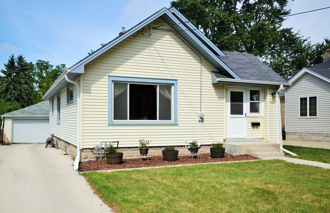 422 S Hine Ave., Waukesha, WI 53188