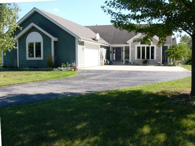 5317 Quaas Dr, West Bend, WI 53095