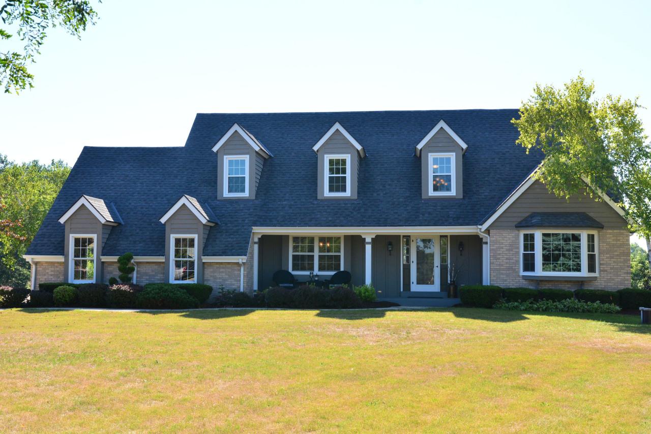 S45W22630 Georgetown Pl, Waukesha, WI 53189