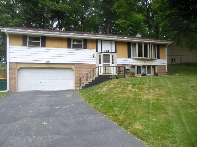 113 Parkway Dr, Slinger, WI 53086