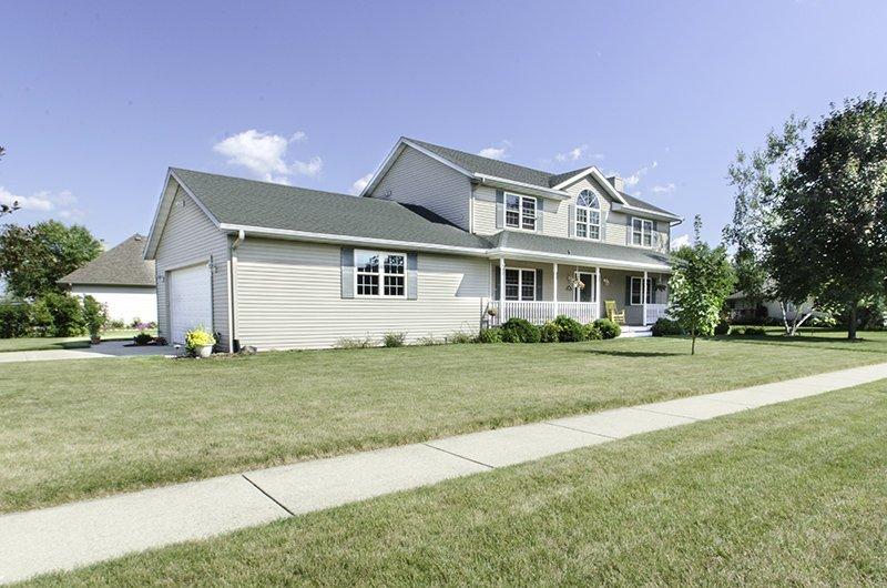 601 Woodbridge Trl, Watertown, WI 53094
