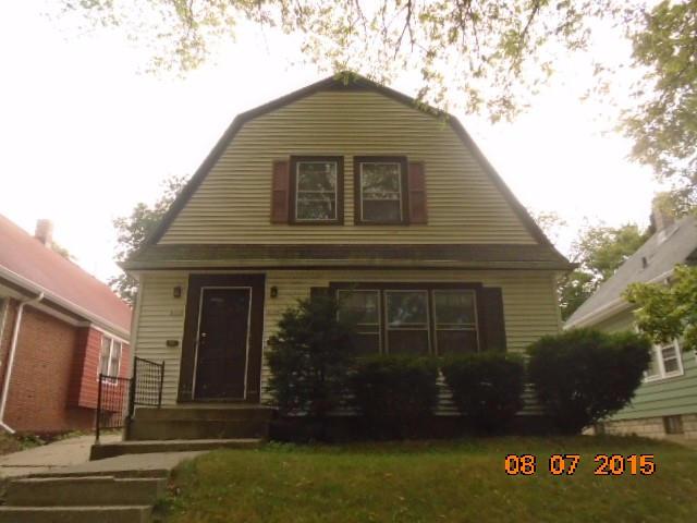 2131 N 67th St, Wauwatosa, WI 53213