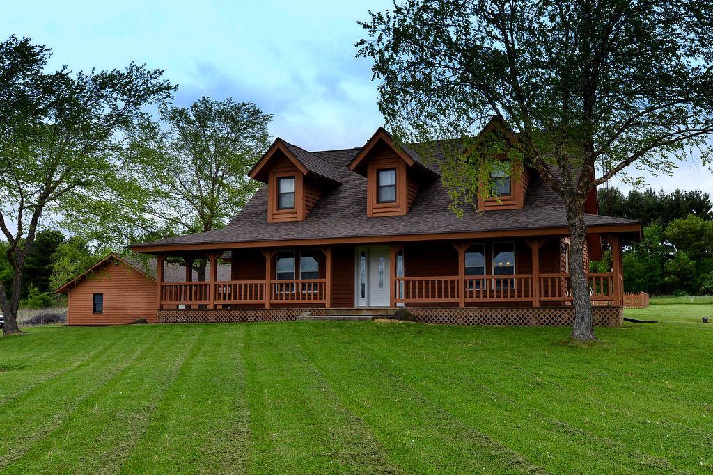 16929 60th St, Bristol, WI 53104