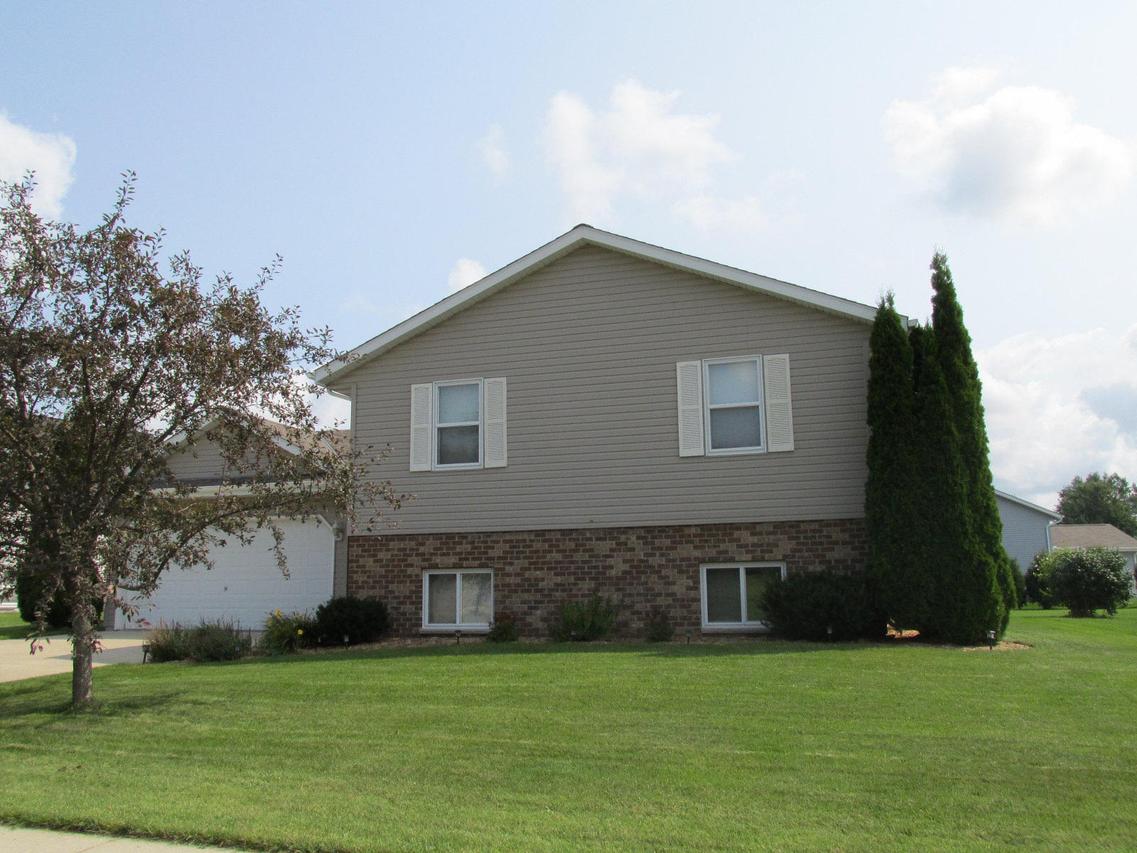 1515 S Indiana Ave, West Bend, WI 53095