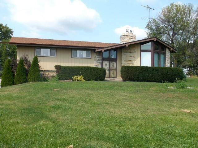 1230 122nd Ave, Paris, WI 53144