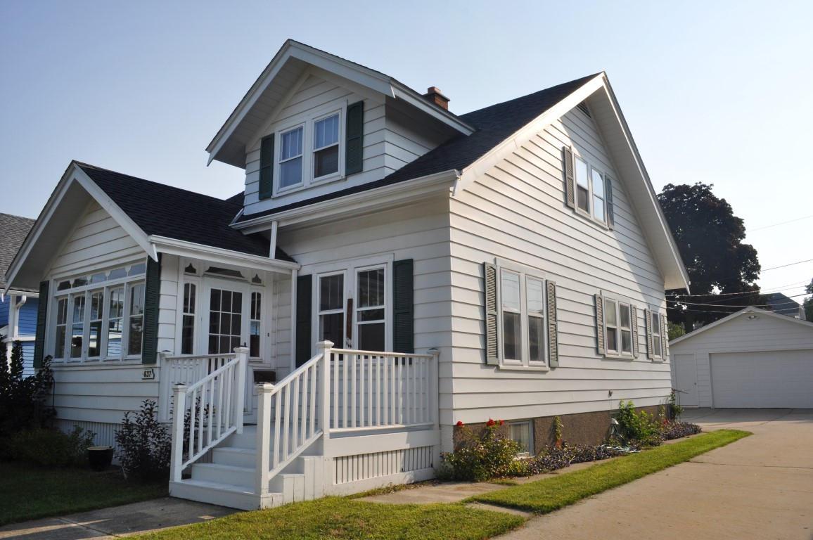 637 S 3rd Ave, West Bend, WI 53095