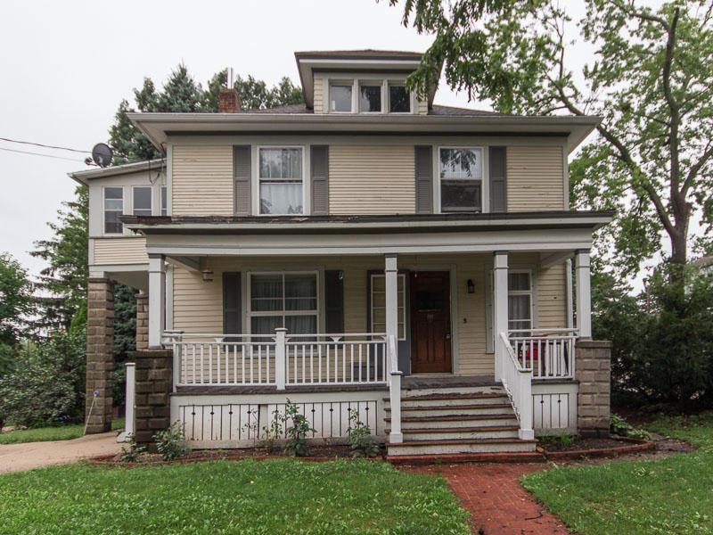 602 N Hartwell Ave, Waukesha, WI 53186