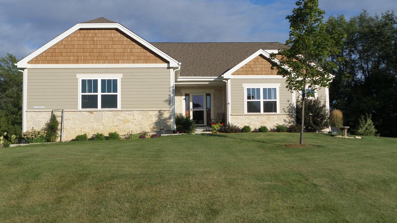 W225N8958 Jolyn Dr, Lisbon, WI 53089