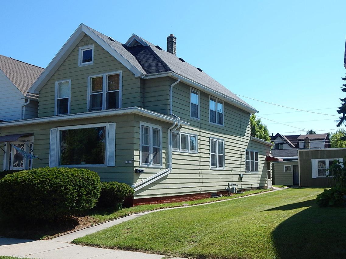 2303 S 8th St, Sheboygan, WI 53081