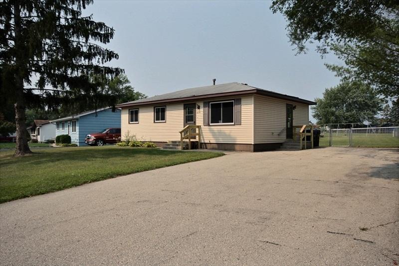 835 6th Ave, Onalaska, WI 54650