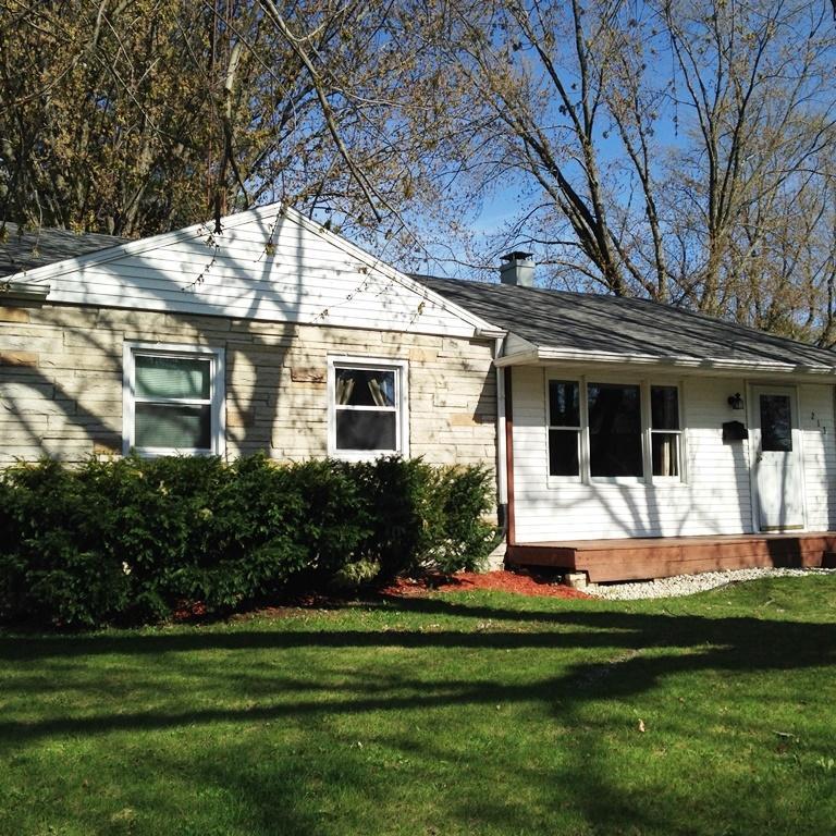 213 Van Buren St, Elkhorn, WI 53121