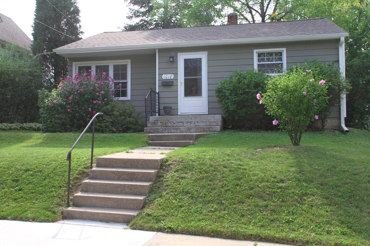 1018 Genesee, Waukesha, WI 53186