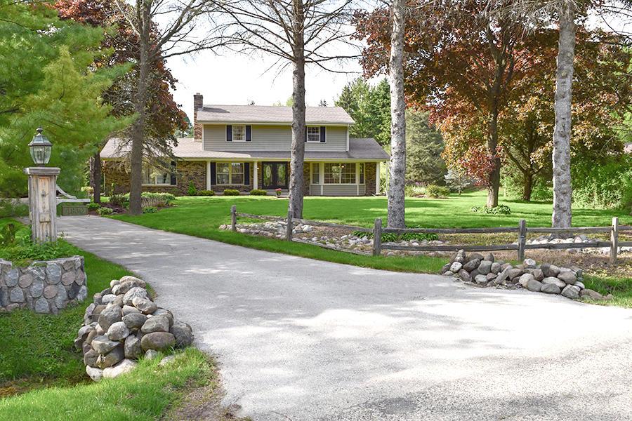 4830 W Glen Cove, Mequon, WI 53092