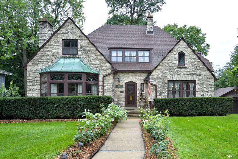 420 Nw Barstow St., Waukesha, WI 53188