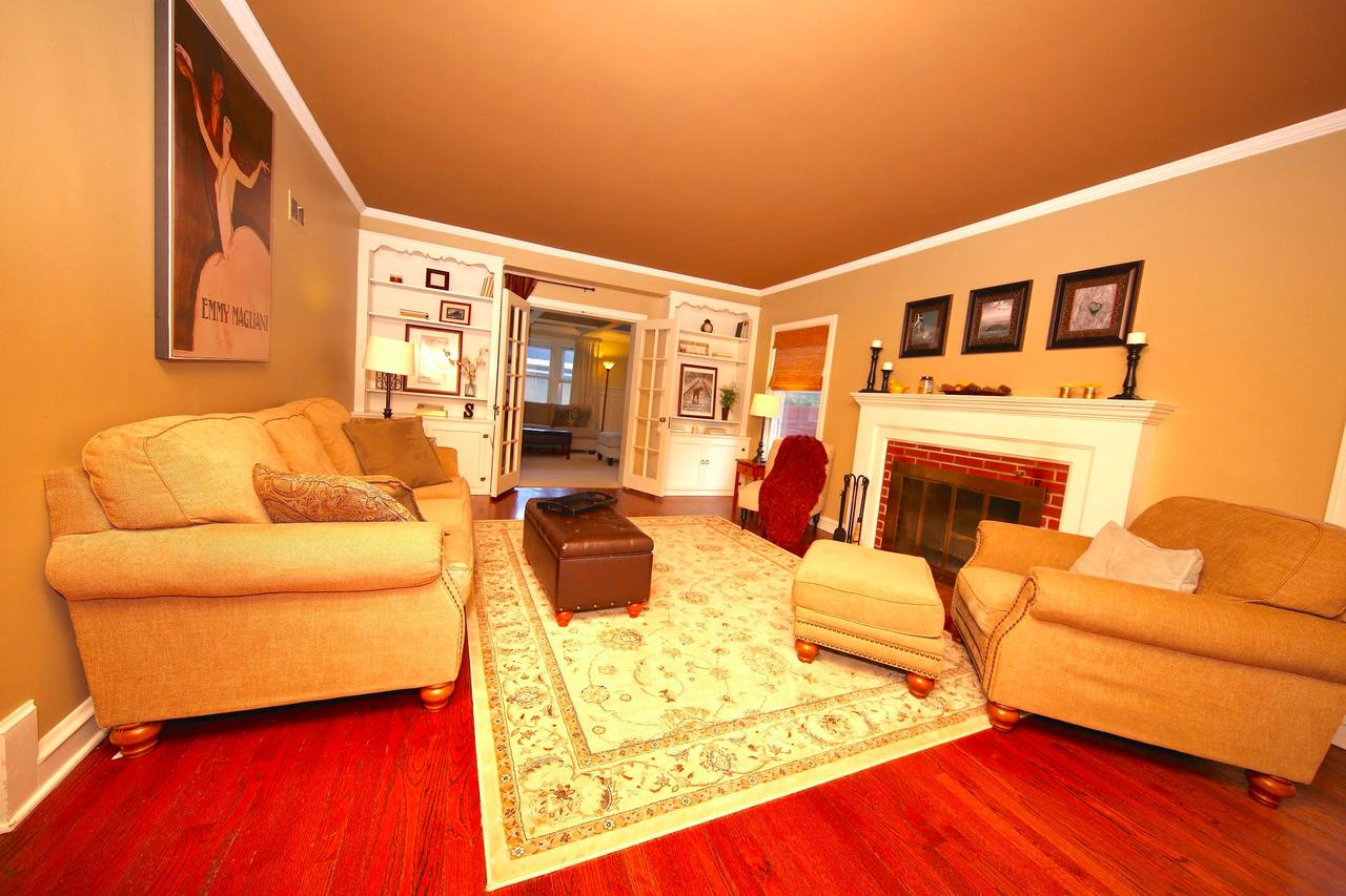 2910 N 68th St, Milwaukee, WI 53210