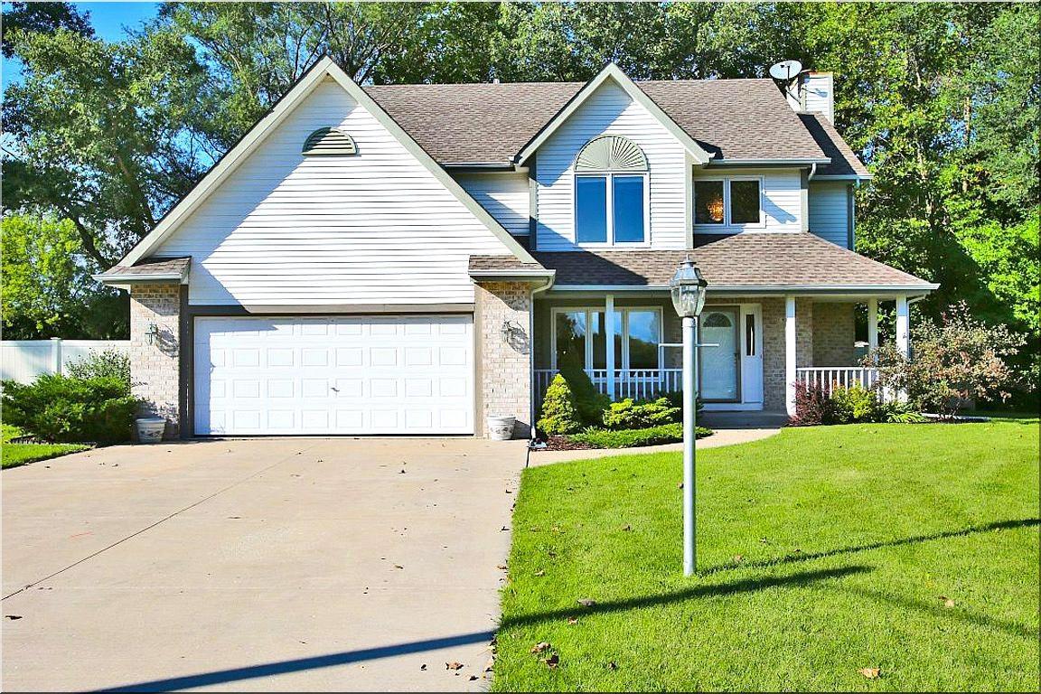 5839 Hummingbird Ct, Caledonia, WI 53402