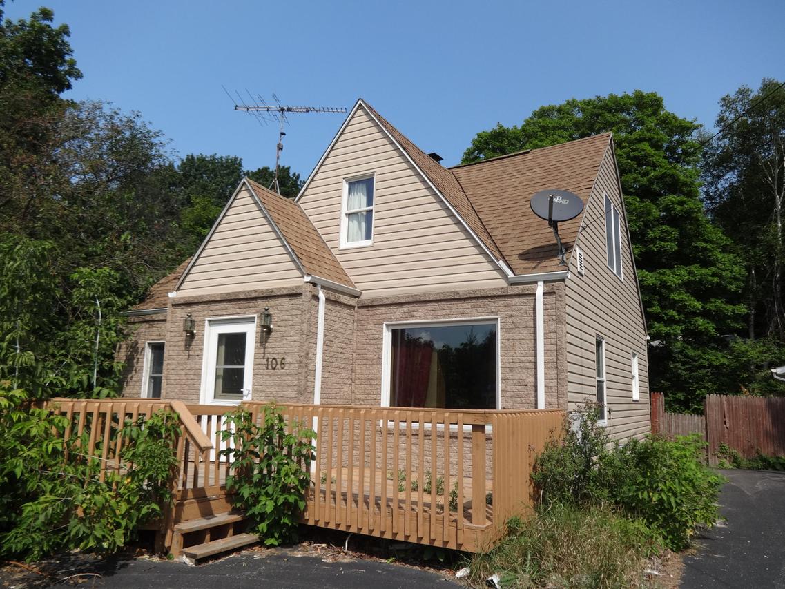 106 W Commerce Blvd, Slinger, WI 53086