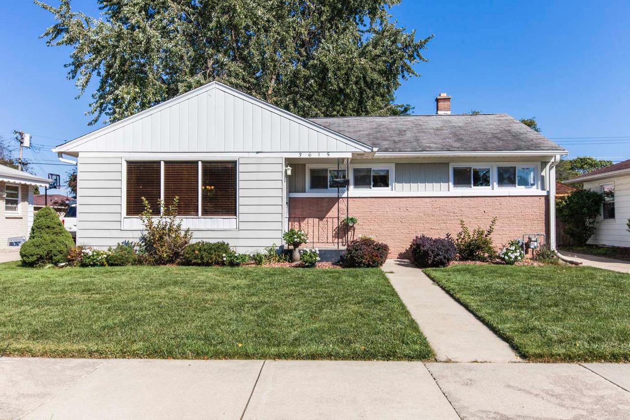 3615 Astoria Dr, Racine, WI 53402