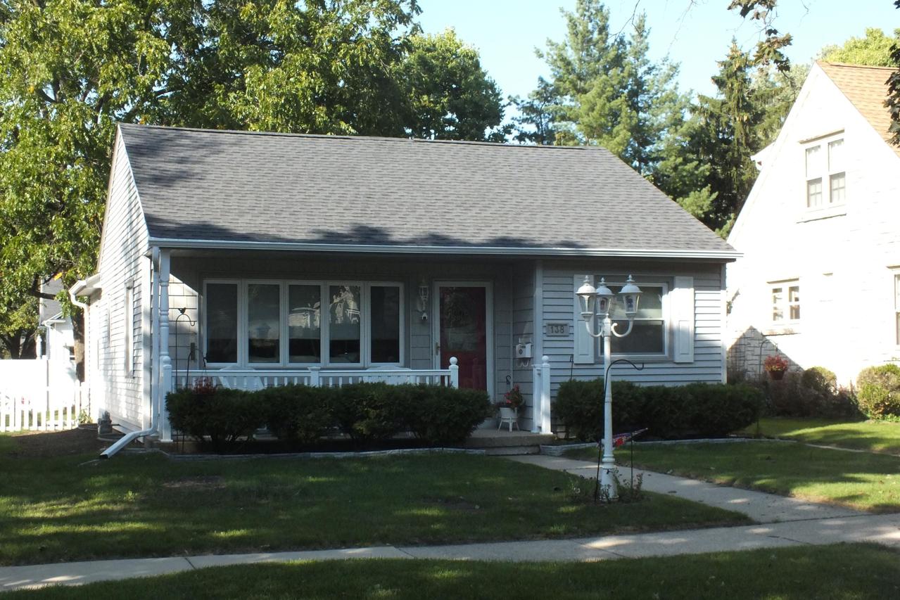 138 Douglas Ave, Waukesha, WI 53186