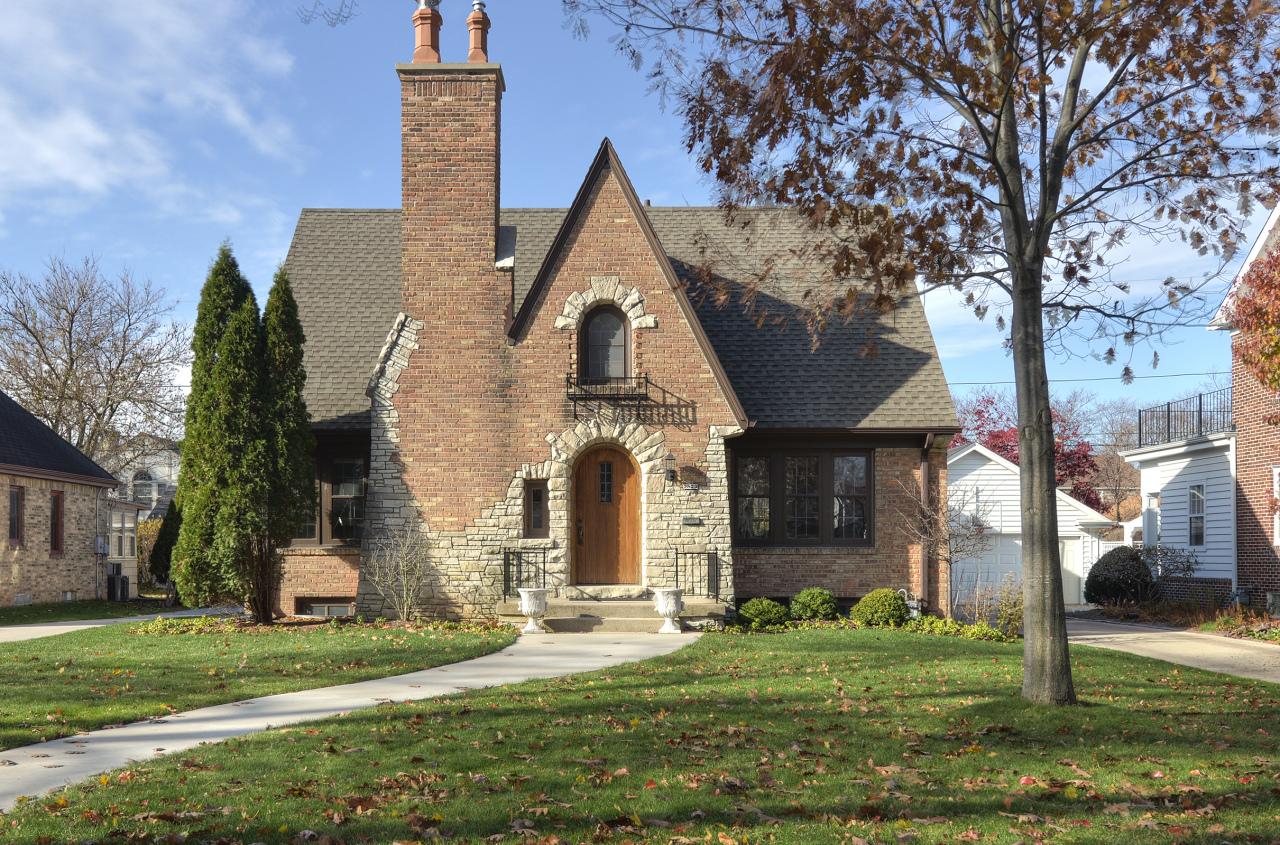 5823 N Kent Ave, Whitefish Bay, WI 53217