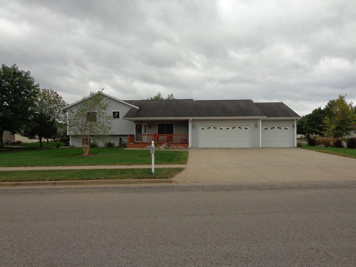 812 Western Ave, Holmen, WI 54636