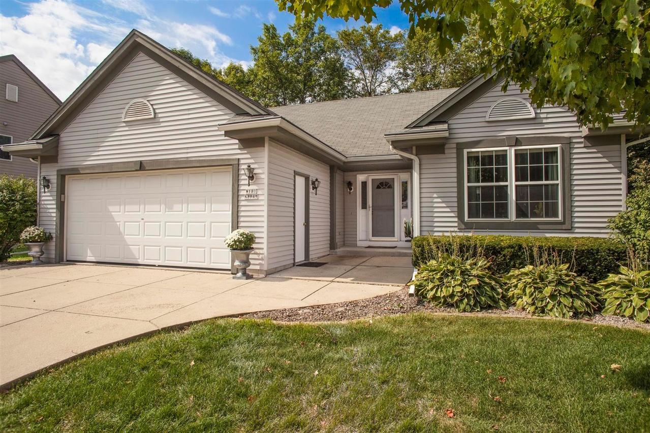 W181N8945 Melanie Ln, Menomonee Falls, WI 53051